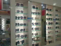 -罗创丹阳眼镜(童卫路店)