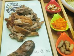 -有红鸡毛店·川菜(建设路店)