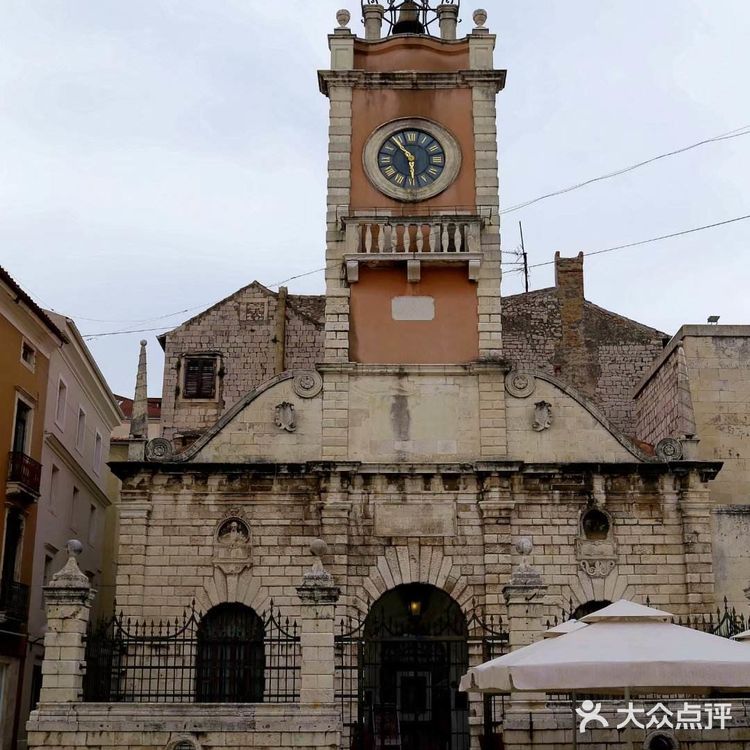 交作业速度很快，给个赞 ！