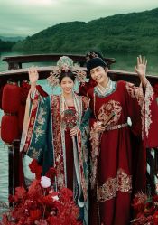-莫兰迪婚纱摄影