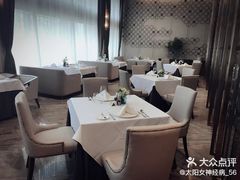 大堂-新月酒店-西餐厅