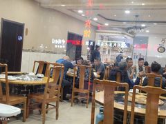 大堂-山城家常菜铁锅炖鱼