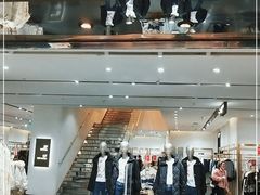 -URBAN REVIVO(济南世茂广场店)