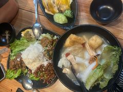 燒雞花膠湯粉皮-班兰叶印尼美食