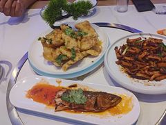 -老码头黑皮肘子锅包肉熏酱水饺(文政街店)