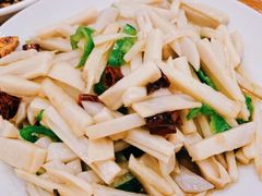酸辣藕条-蓝精灵饺子店