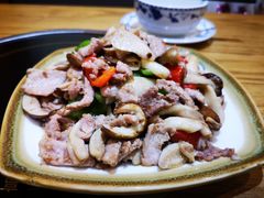 松茸炒肉-妈妈的味道(和顺古镇店)
