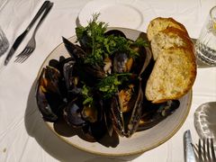 -LESCEDARS Brasserie Bistro香柏树