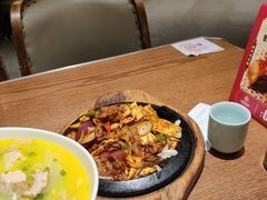 铁板孜然牛三样-北李妈妈菜·虾爬子大锅贴(贵和店)