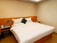 -希岸·轻雅酒店(广州白鹅潭艺术中心花地湾地铁站店)