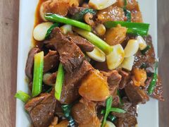 牛腩烧牛筋-老火大骨头汤馆