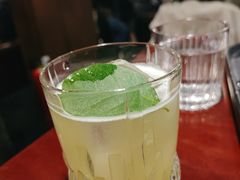 -毛毛虫酒吧