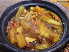 咸鱼鸡粒茄子煲-熠盛粤味(永康路店)