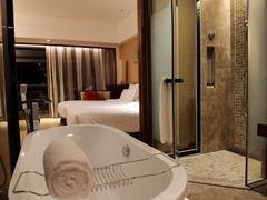 -三亚湾海居铂尔曼度假酒店