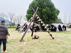 -田园东方蜜桃村的田野营地