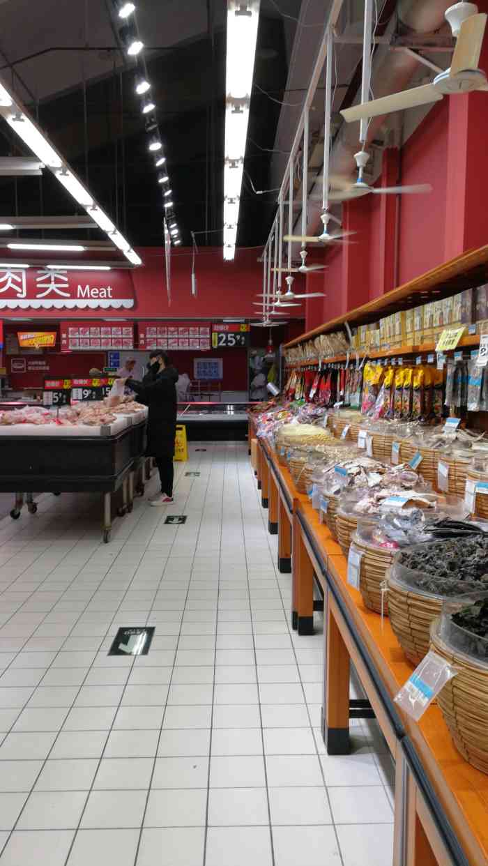 沃尔玛(南门店)-"这家店在东吴北路与南环路的交叉路口.原来.