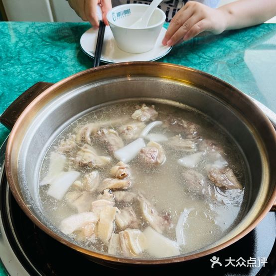 椰小树椰子鸡火锅