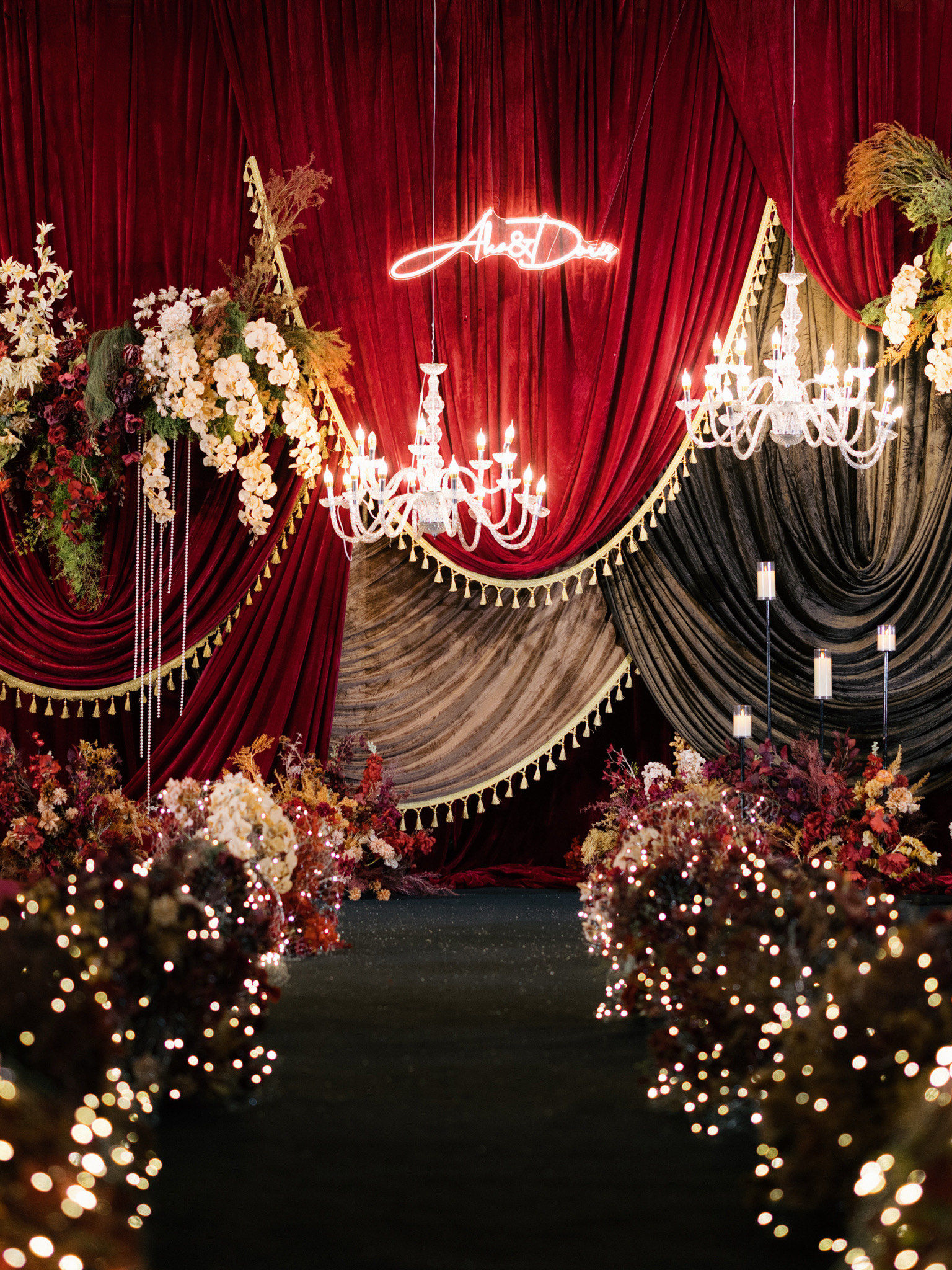 红色复古水晶灯气质婚礼