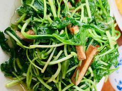 马兰头炒香干-唔呶喔哩酒家(生产街店)