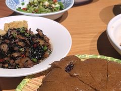 -头上红煨盐鸡·非遗院子餐厅