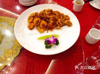 昨天参加一个区块链活动深圳开幕仪式，在宝悦举行的晚宴