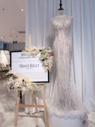 点击看大图 -GRACE KELLY婚纱与礼服(北京店)