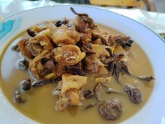 柴鸡炖榛蘑-三岔涧农家乐