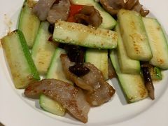 翠玉瓜野菌炒爽肉-利苑酒家(金宝店)