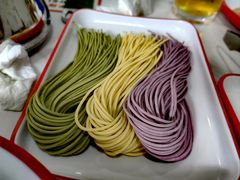 -毛辣果·贵州红酸汤牛肉火锅(西单店)