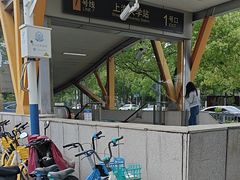 -锦秋路-停车场