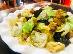 洋白菜木耳爆豆腐-清真宏玉祥黄门脸餐厅(华荫东里店)
