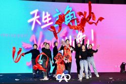 -安吉拉·纤纤玉指美甲美睫创意中心