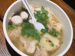 -手劲鱼丸馄饨铺(哈一百店)