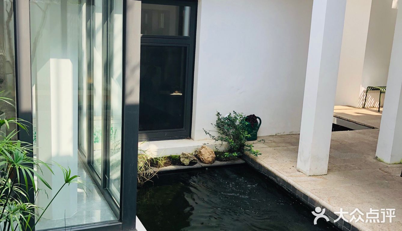 打卡网红咖啡店