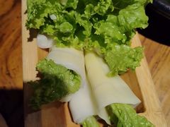 -老牌坊云南鱼豆花火锅(爱建店)