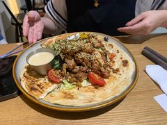 照烧鸡肉配牛油果拉法沙拉-HELLO 27 意面·沙拉·帕尼尼