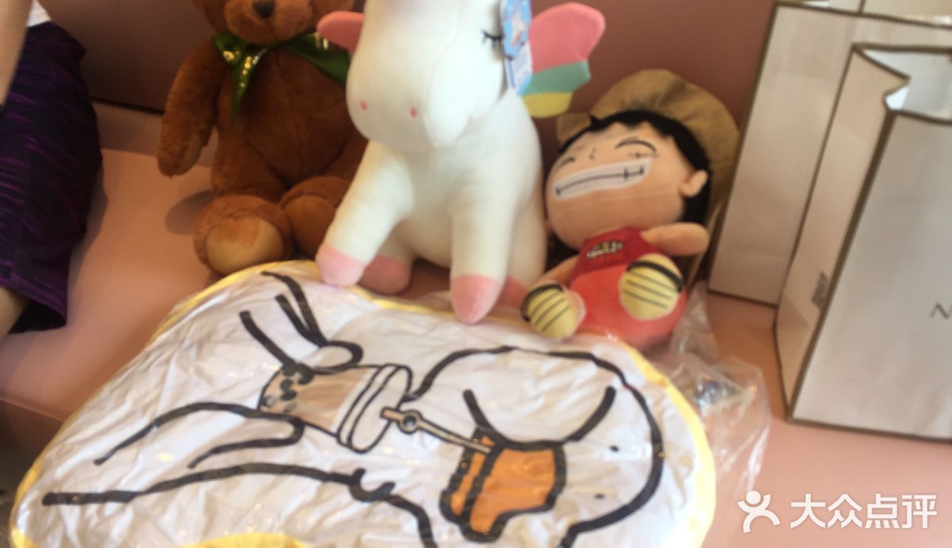 第二天去排队半小时 环境很棒 还可以抓娃娃哦