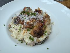 照烧鸡排意式菌菇烩饭-食间牛排(湖西路店)