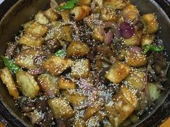 馕坑肉-老钟家烤羊排·敦伊阁清真餐厅胡羊焖饼