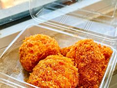 榛子味蛋黄小贝-鲍师傅糕点(青年汇店)