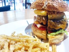 27&nbsp;牛肉汉堡-HELLO 27 意面·沙拉·帕尼尼