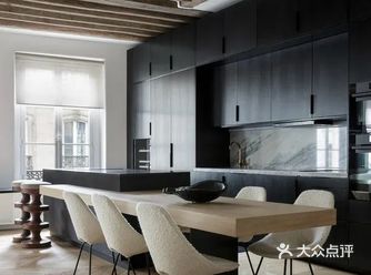 面积177平方米,居住者是一对夫妇和两个孩子