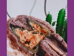 血糯米蛋黄肉松青团欧包-风车面包