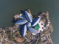 -上海滴水湖皇冠假日酒店