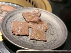 -山川小町·极番烧肉(新地假日广场店)