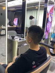 -藤野造型烫发染发