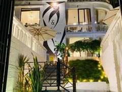 -Mark&Mars Restaurant