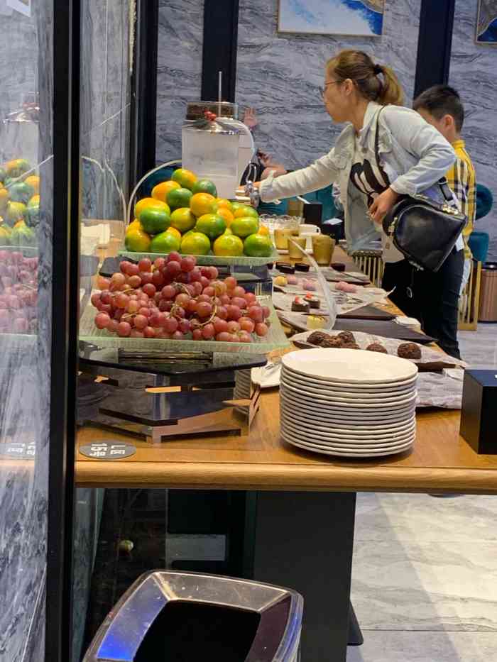 禾斗海鲜自助(城阳宝龙店)-"我觉得他们家如果开在市南市北,估计去