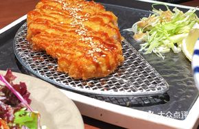 Golden Crispy Pork Cutlet