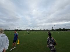 -Riverside河畔少儿足球培训(前滩店)
